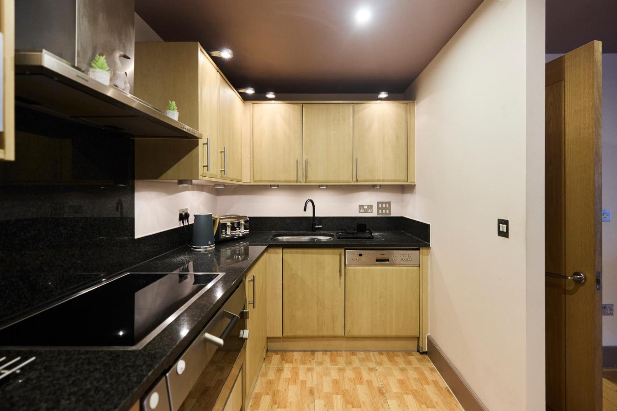 The Vauxhall Hideout - Comfy 2Bdr Flat With Balcony Лондон Экстерьер фото